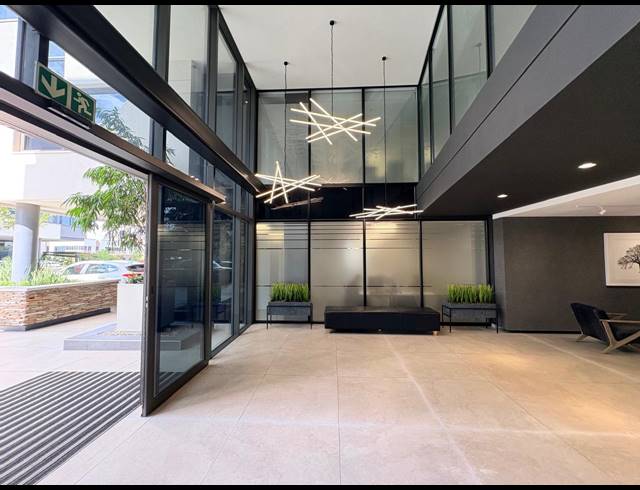 1,332M² OFFICE TO LET IN VORNA VALLEY
